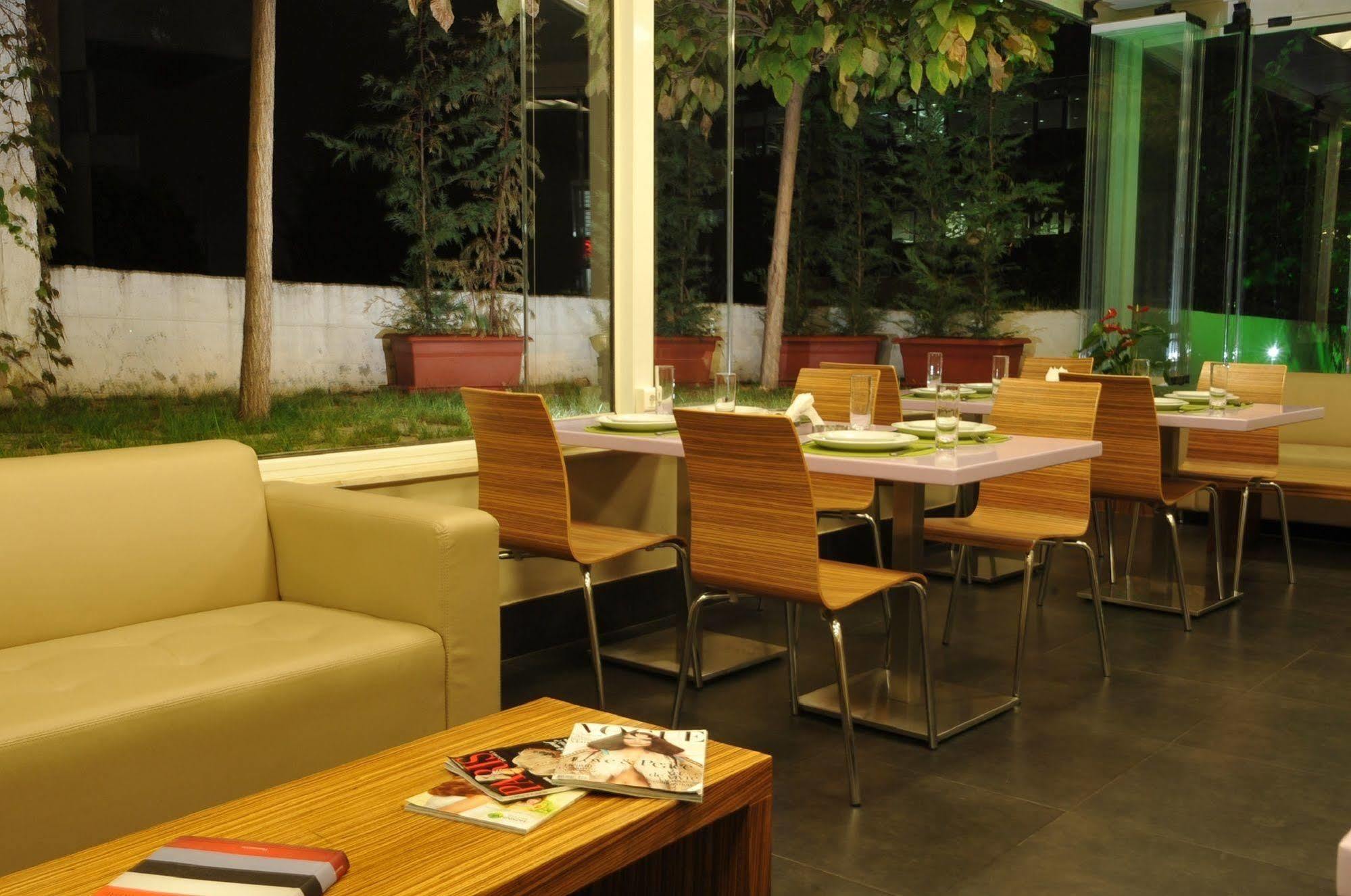 Suite Hotel Merlot - Beirut Bagian luar foto