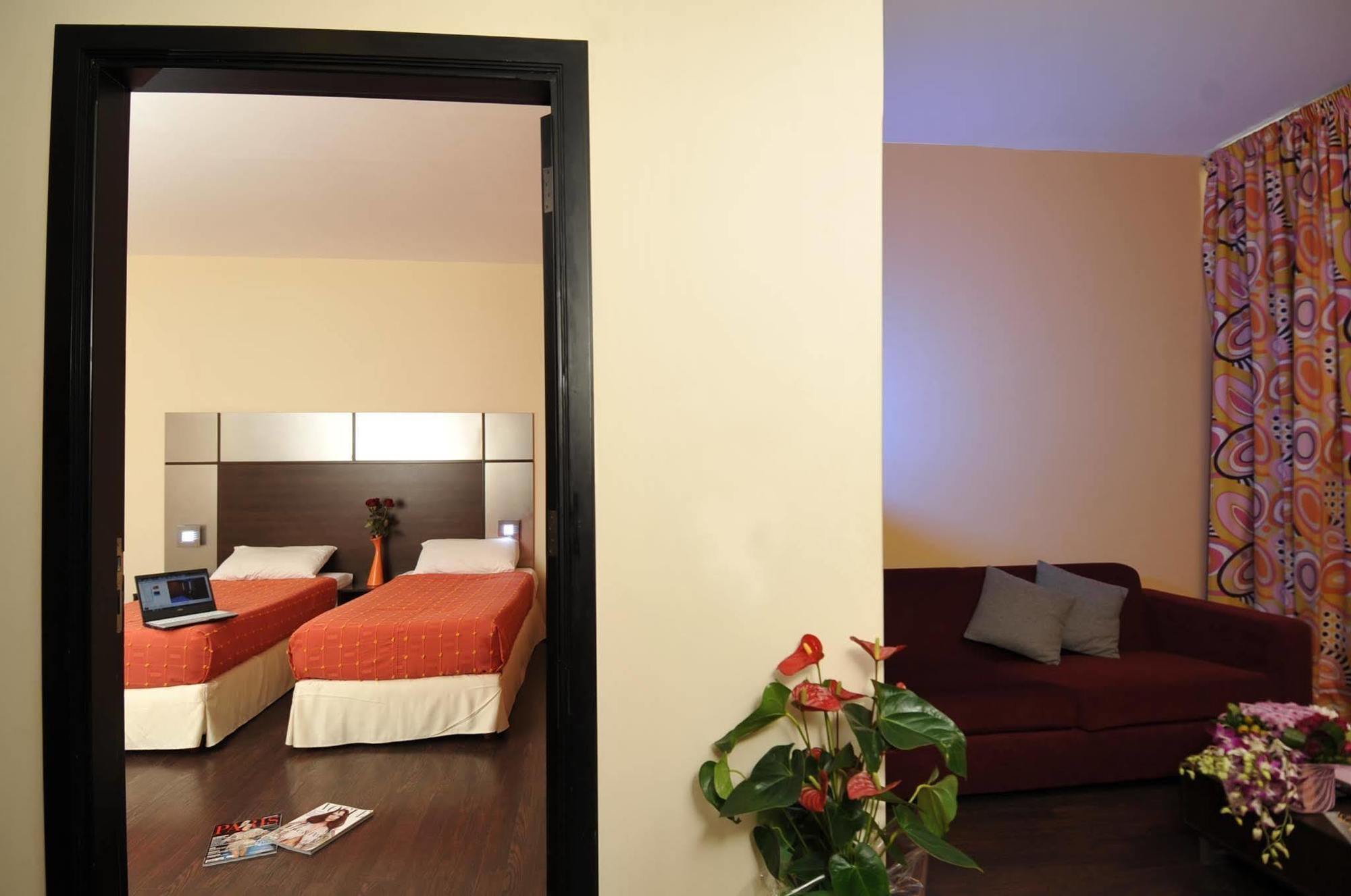 Suite Hotel Merlot - Beirut Bagian luar foto